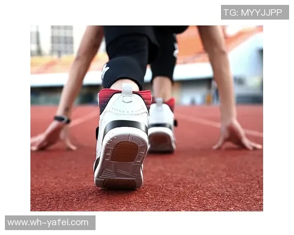 章若楠联名款足球球星印花T恤 打造潮流运动风格时尚新选择